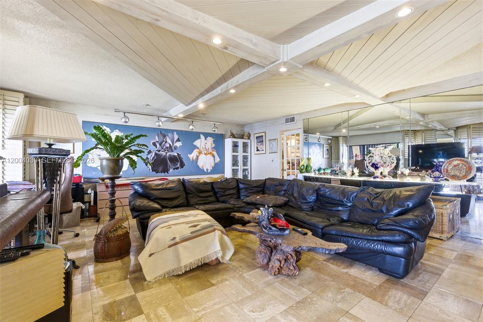 CRICKET CLUB CONDO - Residential