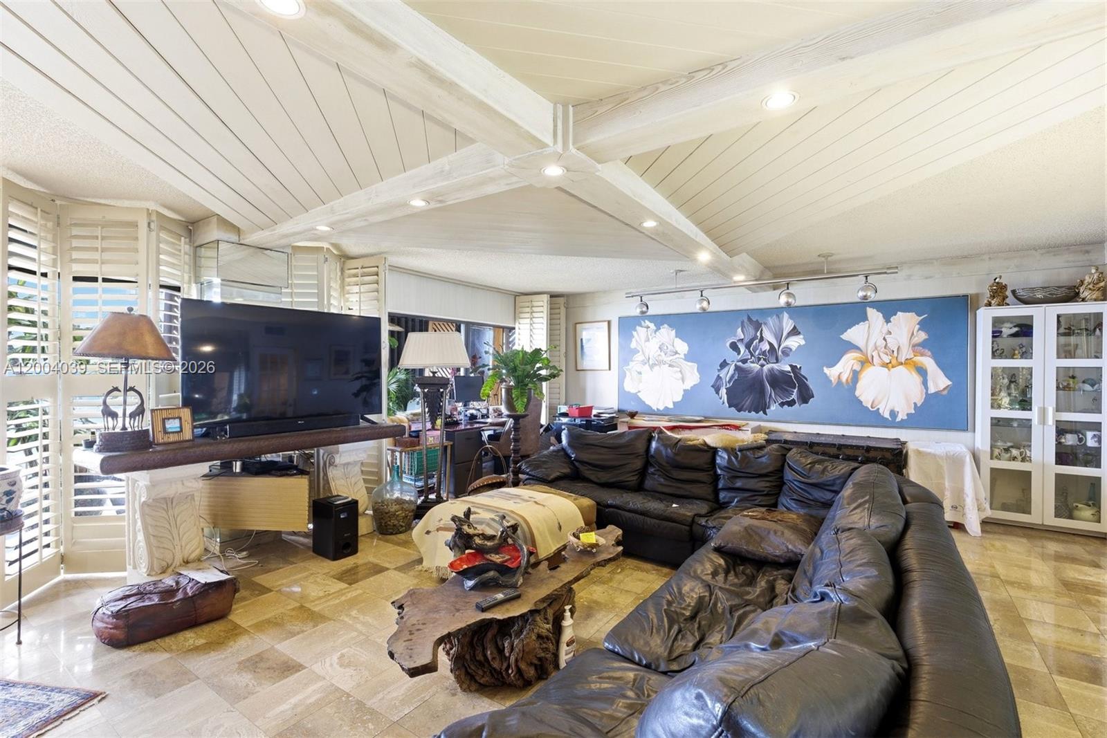 CRICKET CLUB CONDO - Residential