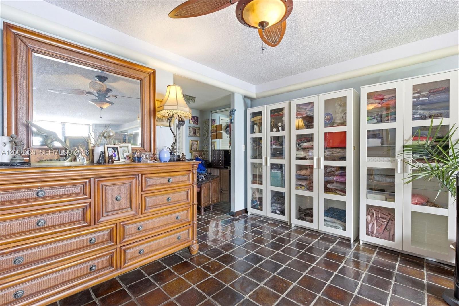 CRICKET CLUB CONDO - Residential