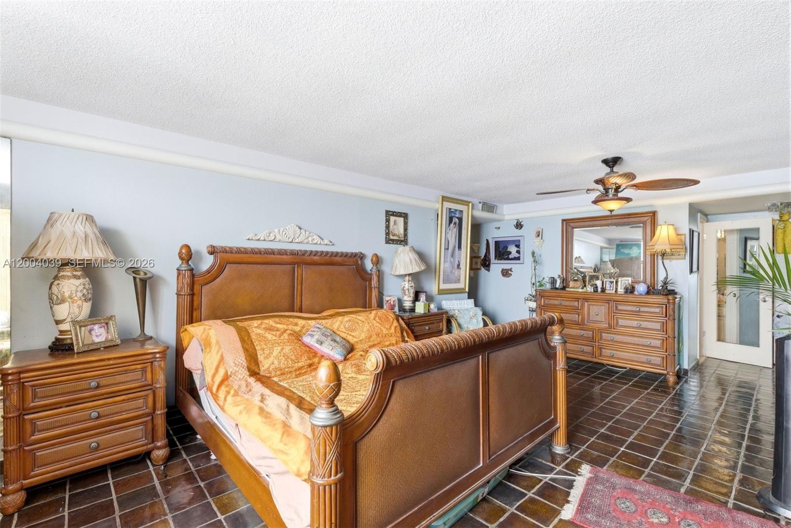 CRICKET CLUB CONDO - Residential