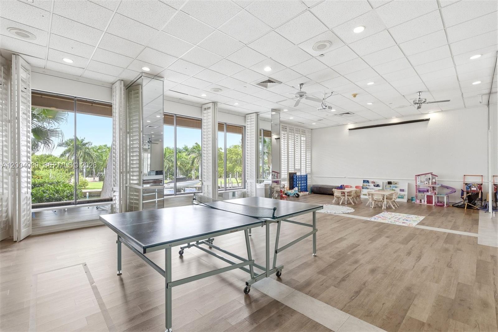 CRICKET CLUB CONDO - Residential