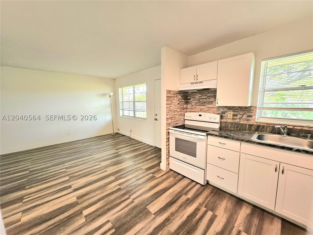 Photo of 5180 NE 6th Ave #621, Oakland Park, FL 33334 (MLS # A12040564)