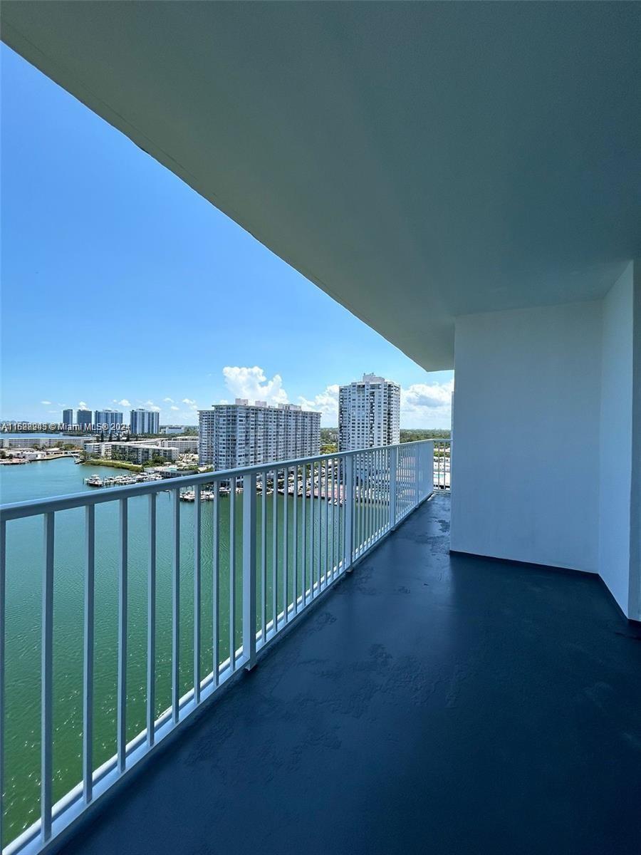 ADMIRALS PORT CONDO WEST - Residential