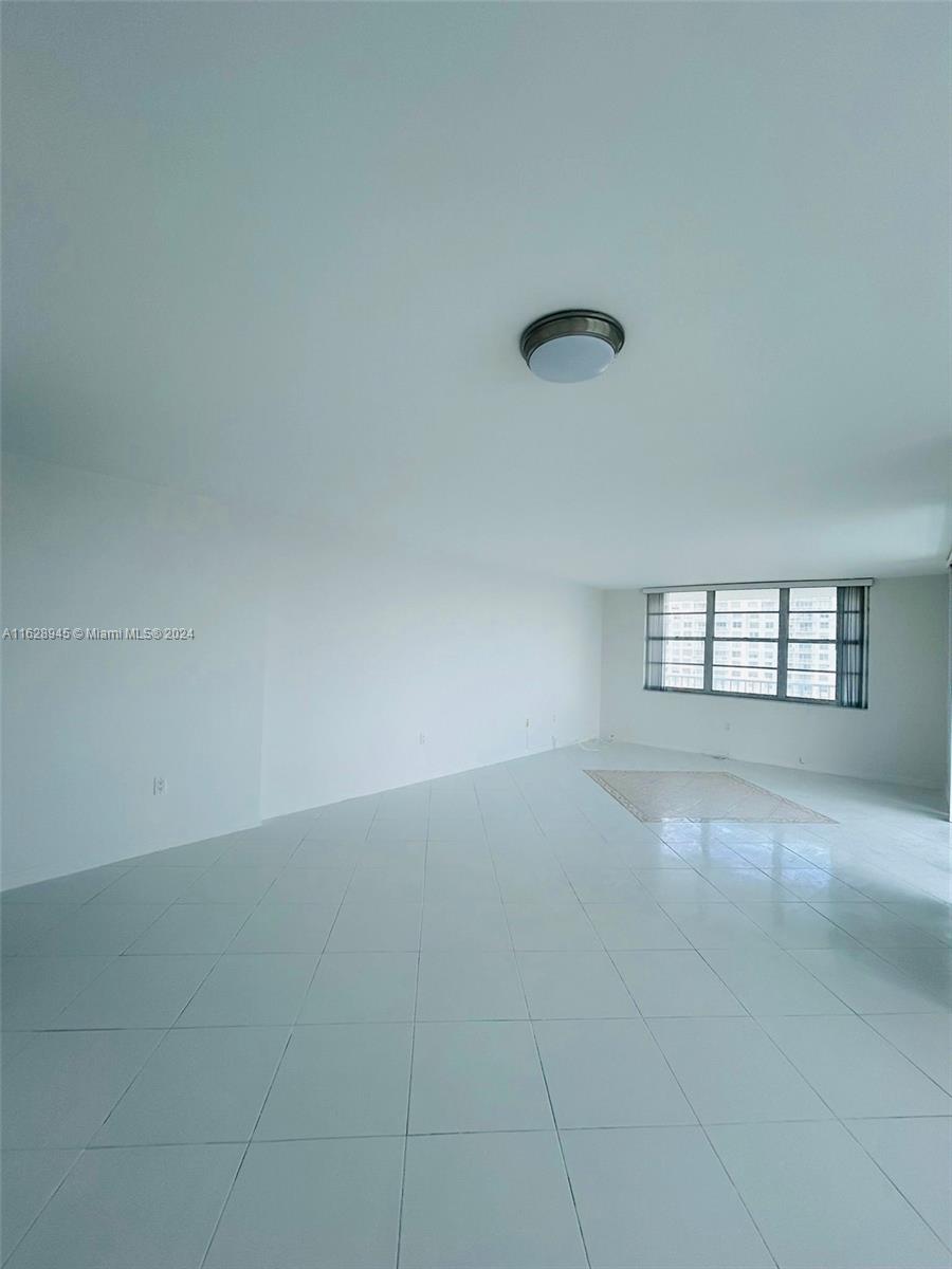 ADMIRALS PORT CONDO WEST - Residential