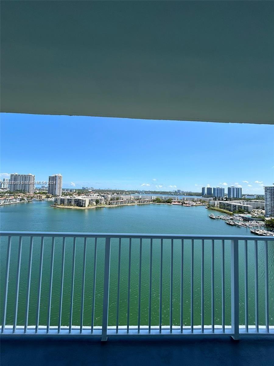 ADMIRALS PORT CONDO WEST - Residential