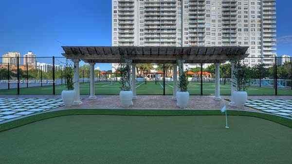 ADMIRALS PORT CONDO WEST - Residential