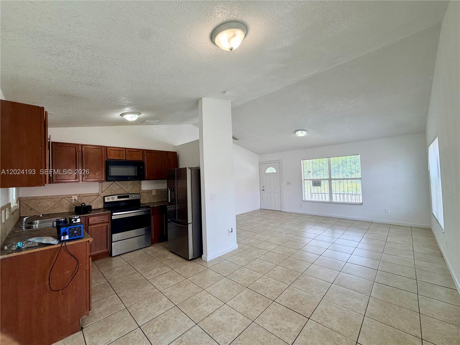 408 NW 12th St