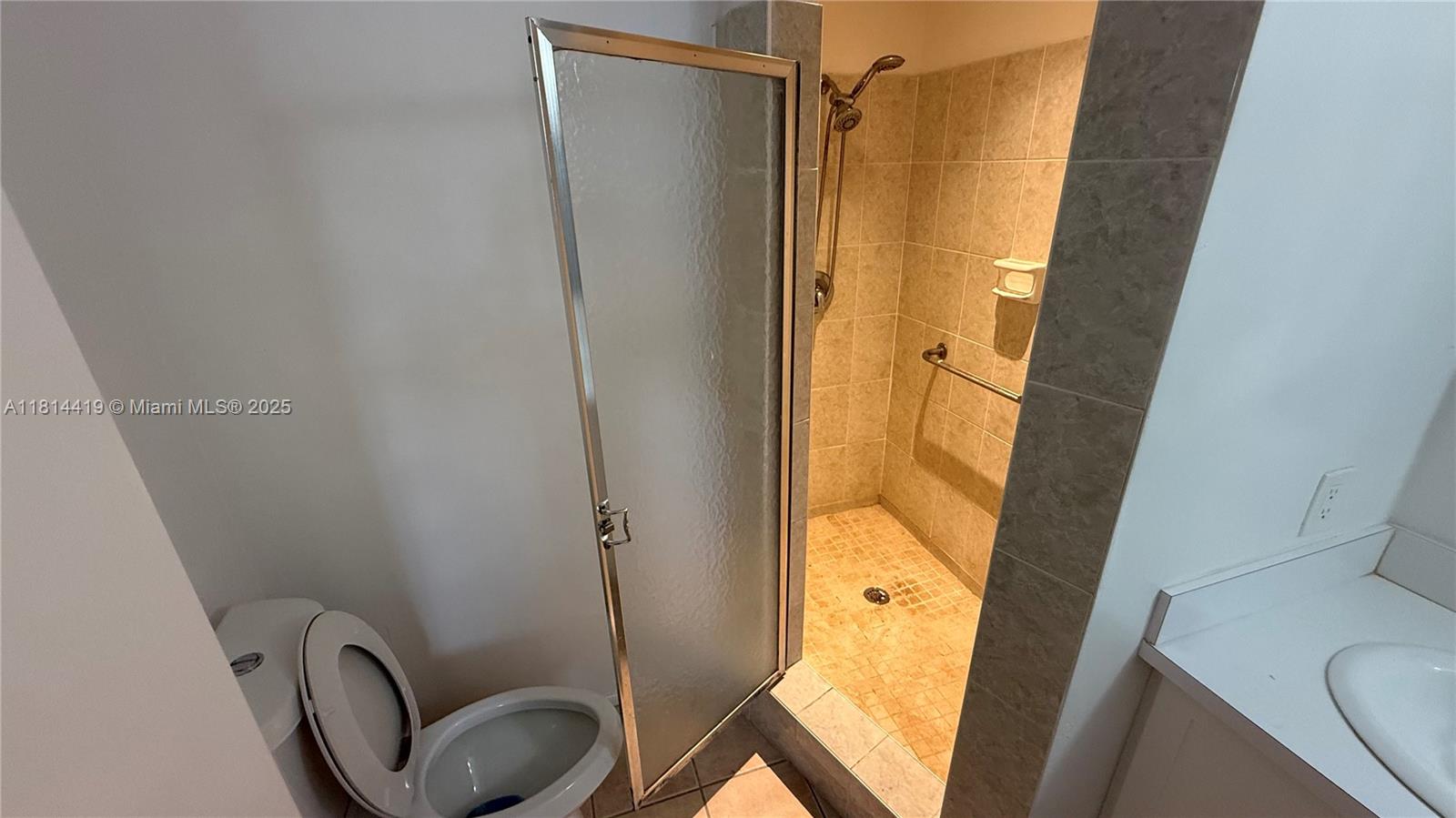 COLONIES TWO CONDO - Residential Lease