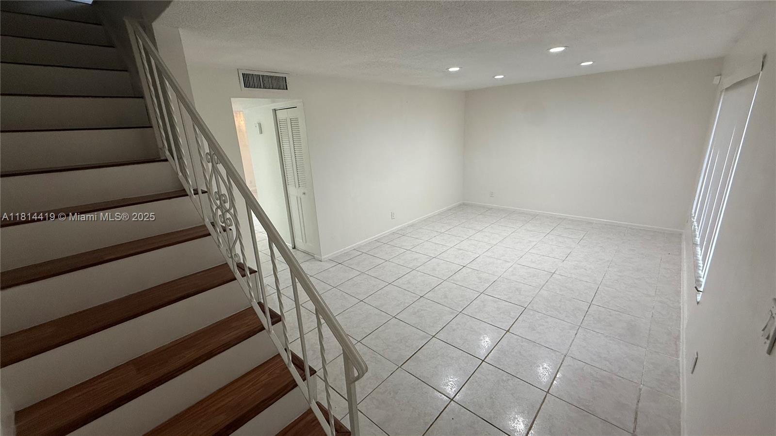 COLONIES TWO CONDO - Residential Lease