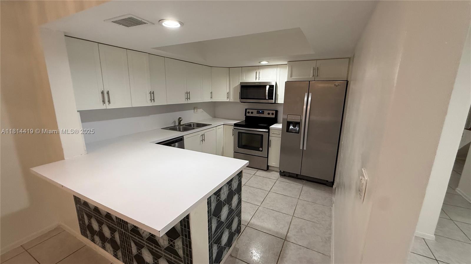 COLONIES TWO CONDO - Residential Lease