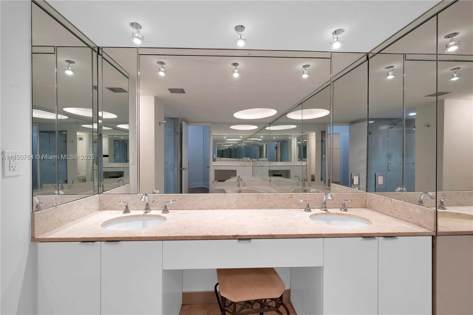 TOWERS OF KEY BISCAYNE CO - Residential Lease