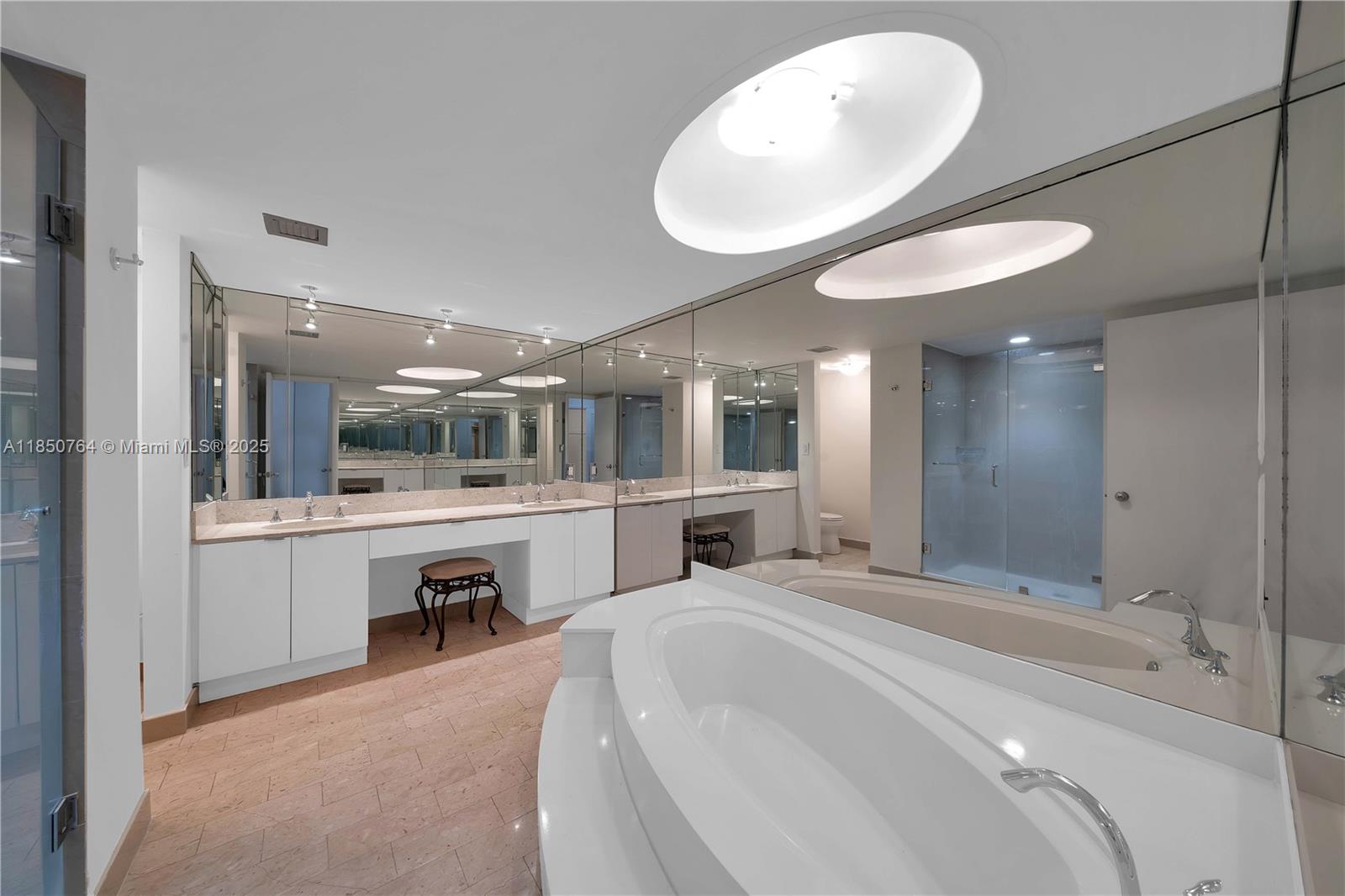 TOWERS OF KEY BISCAYNE CO - Residential Lease