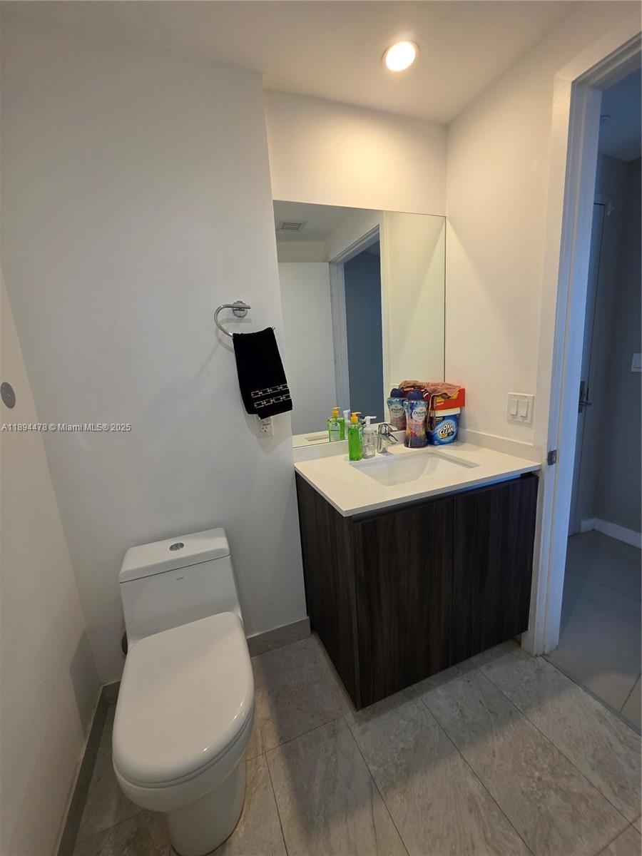 ARIA ON THE BAY CONDO - Residential