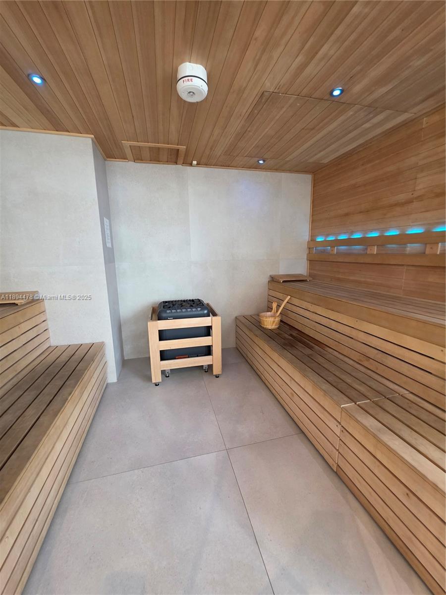 ARIA ON THE BAY CONDO - Residential