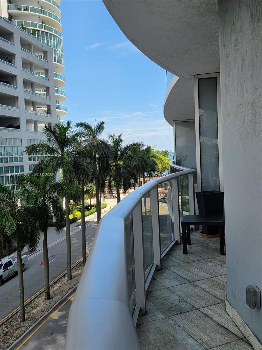 ARIA ON THE BAY CONDO - Residential