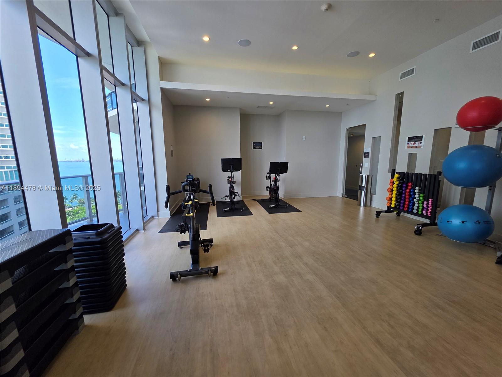 ARIA ON THE BAY CONDO - Residential