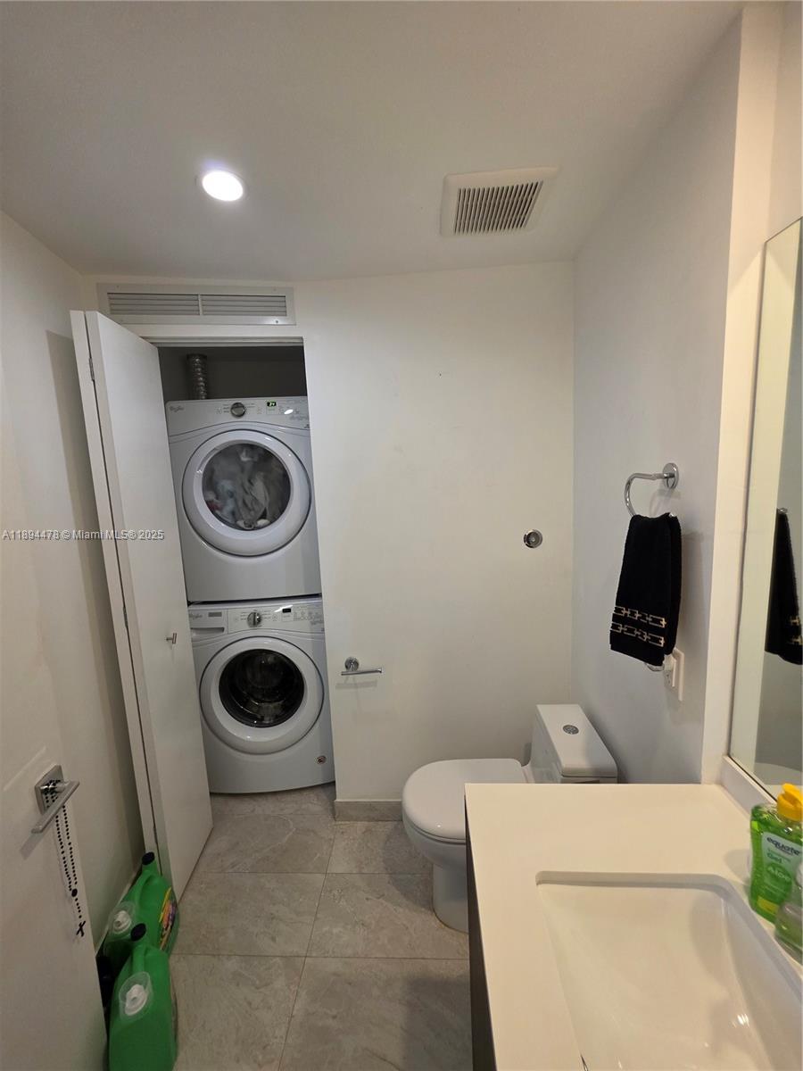 ARIA ON THE BAY CONDO - Residential