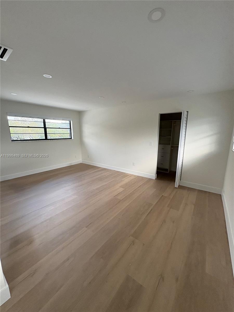 THE TOWNHOMES OF DORAL OA - Residential Lease