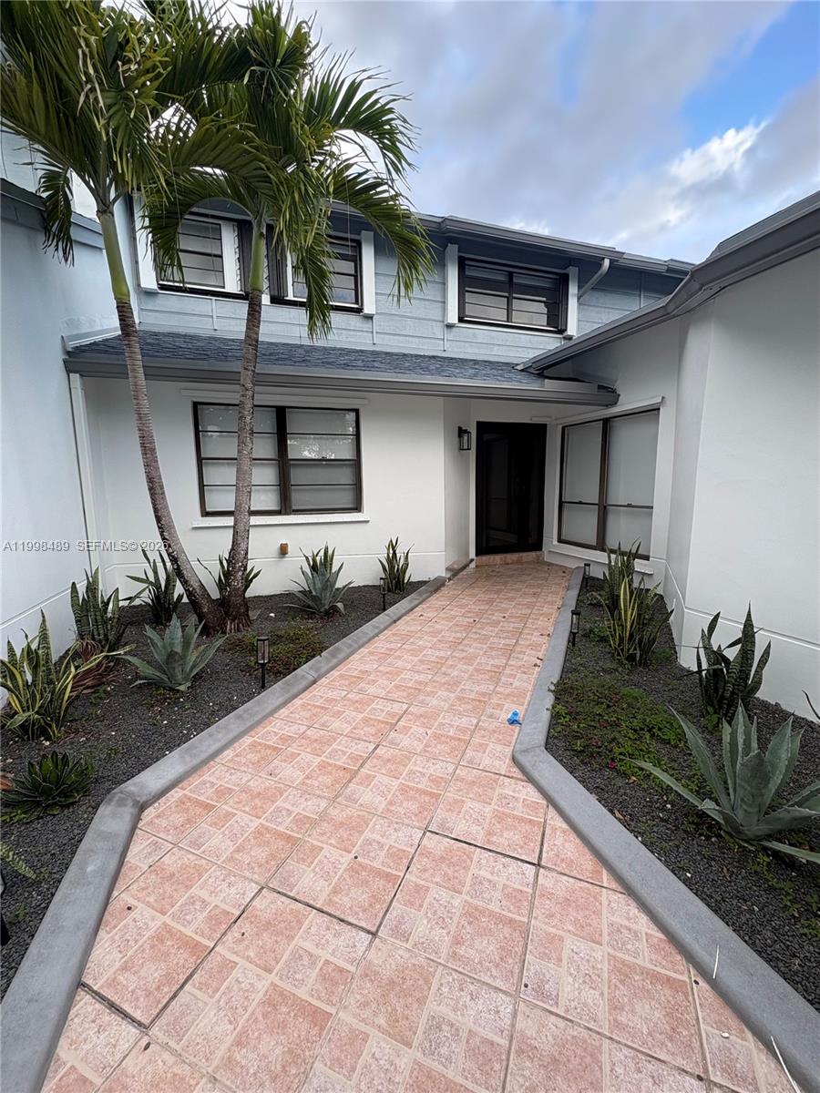 THE TOWNHOMES OF DORAL OA - Residential Lease