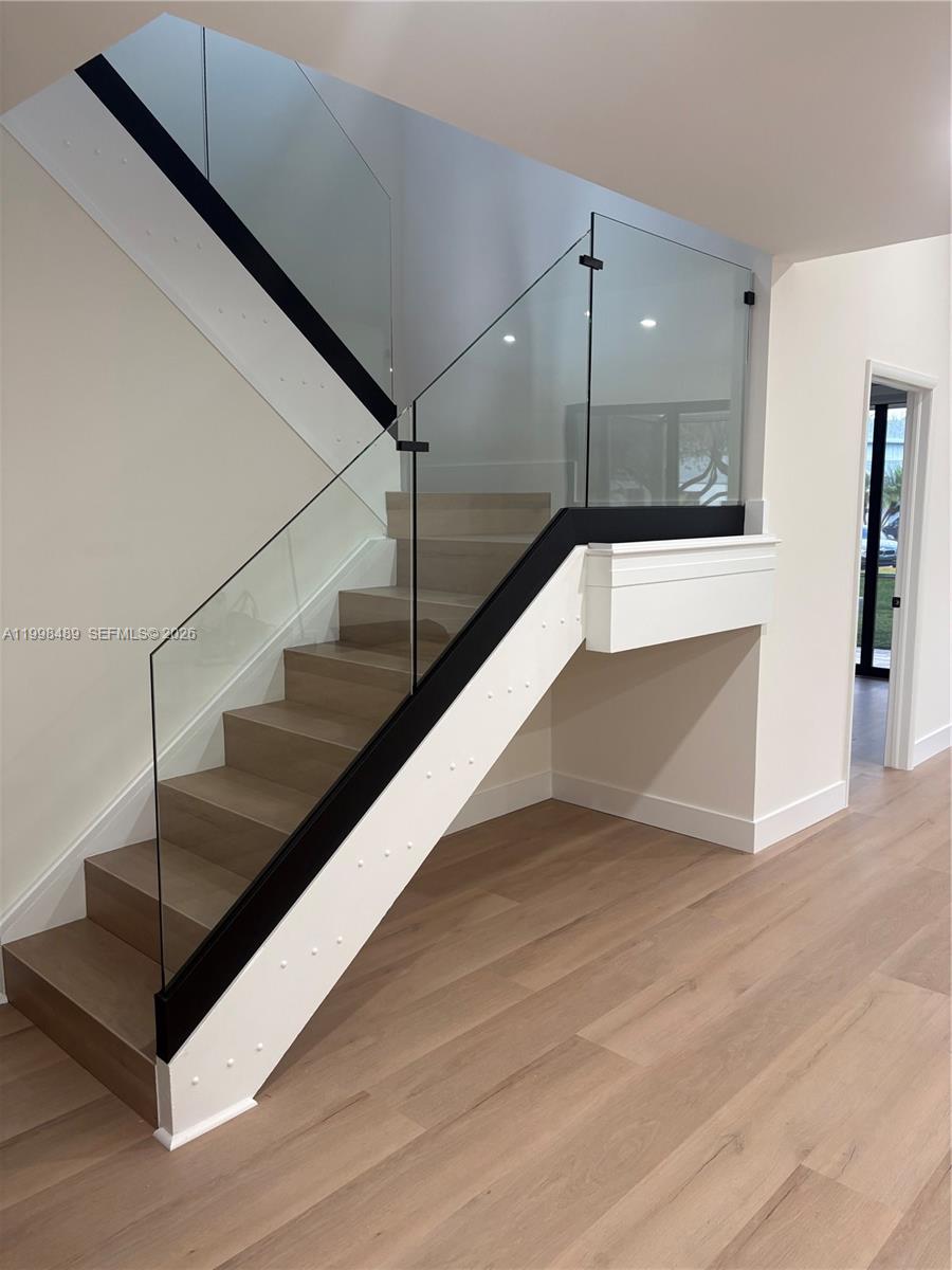 THE TOWNHOMES OF DORAL OA - Residential Lease