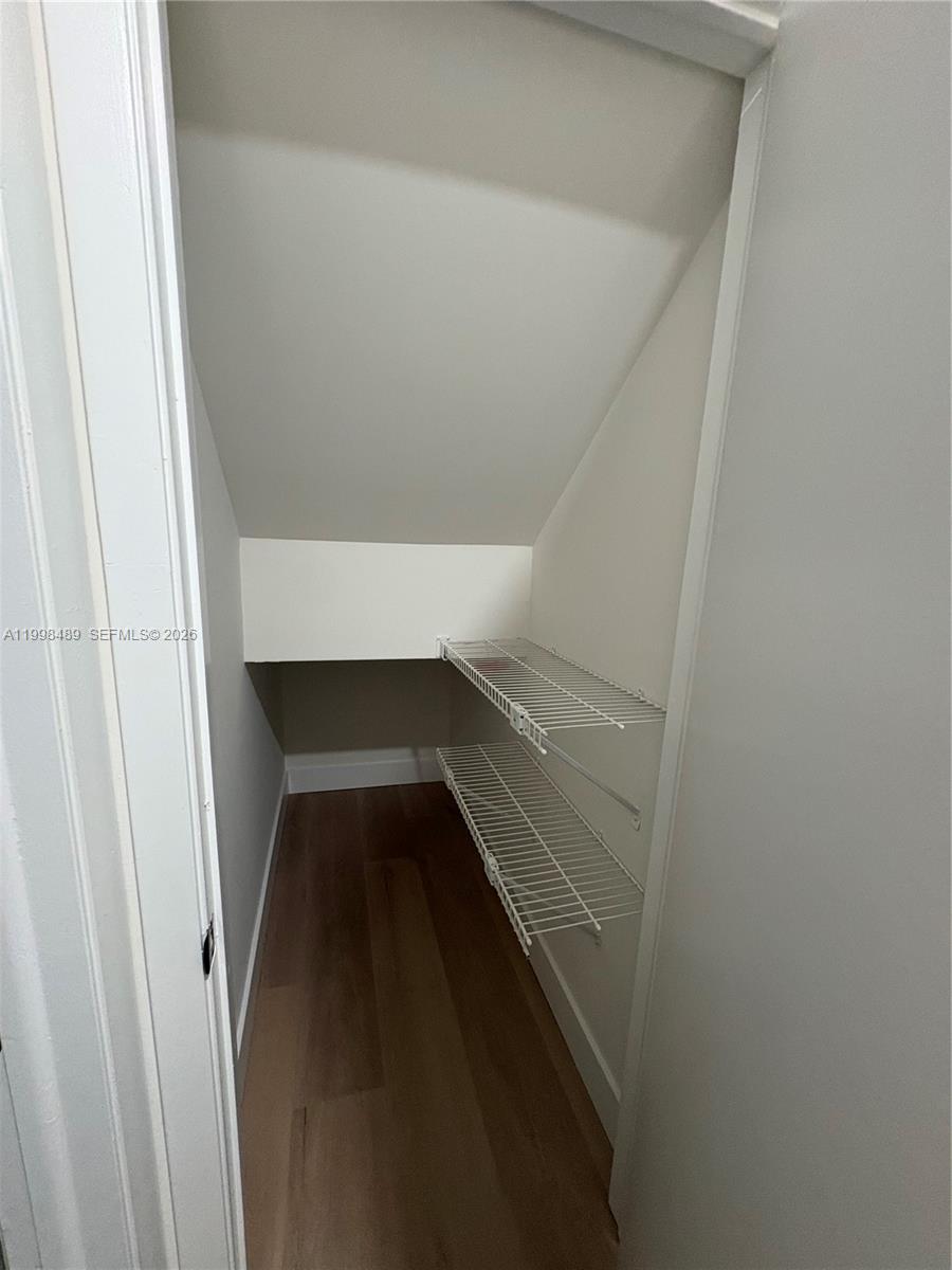 THE TOWNHOMES OF DORAL OA - Residential Lease