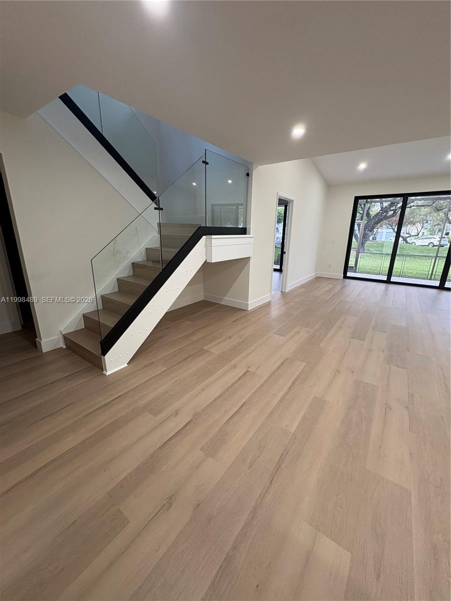 THE TOWNHOMES OF DORAL OA - Residential Lease