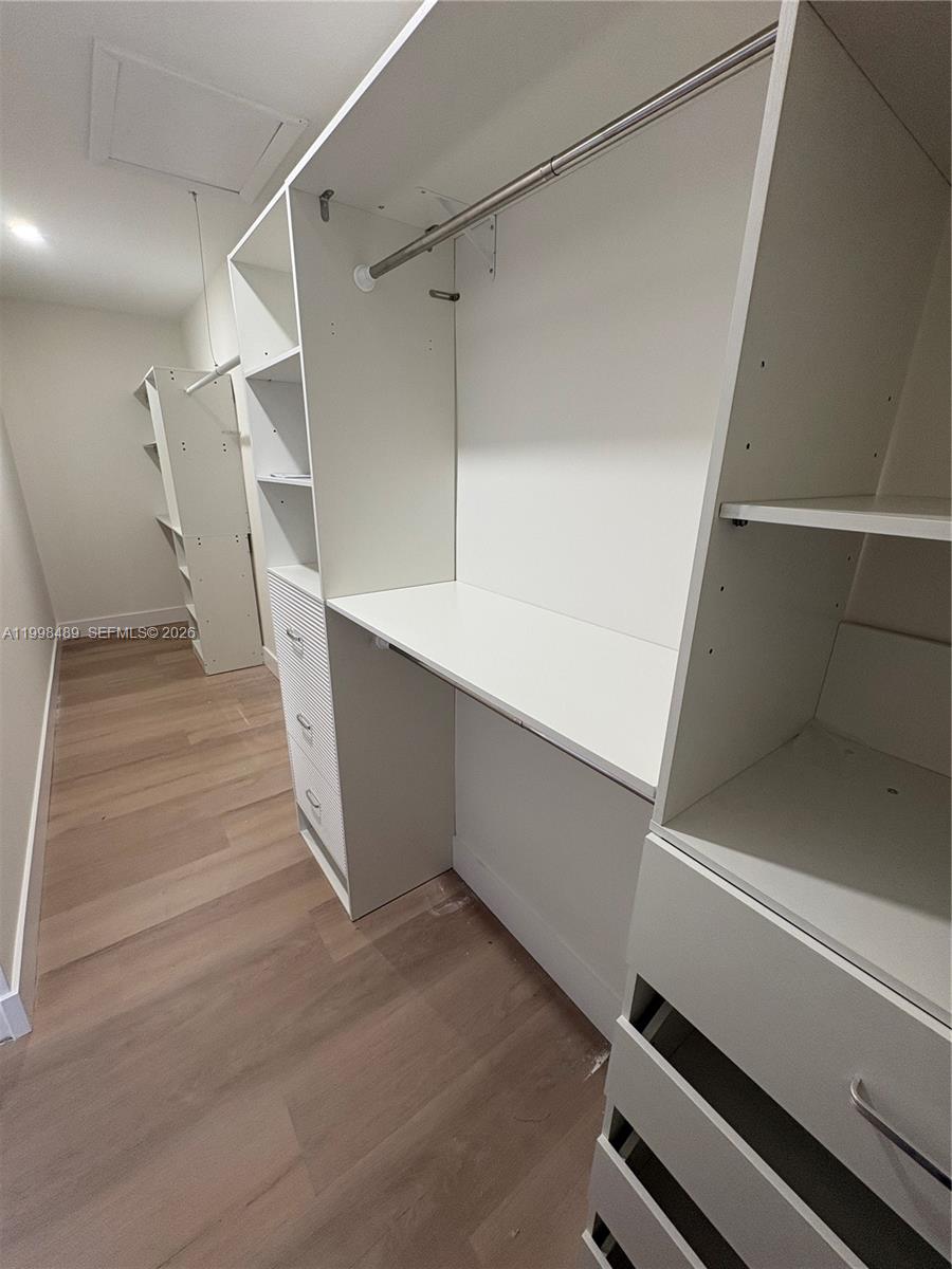 THE TOWNHOMES OF DORAL OA - Residential Lease