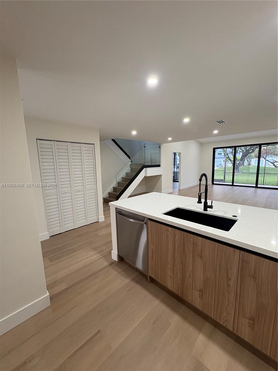 THE TOWNHOMES OF DORAL OA - Residential Lease