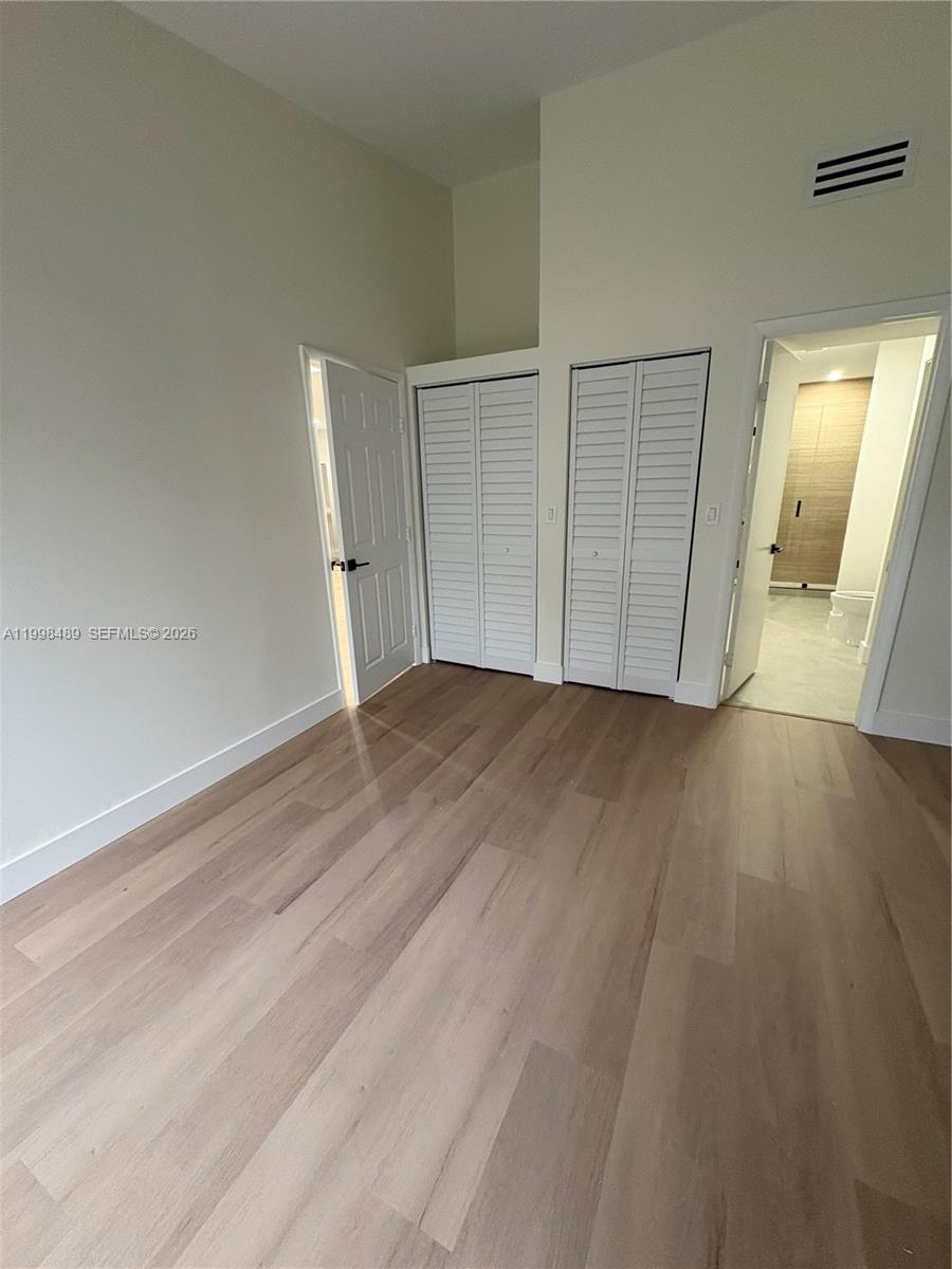 THE TOWNHOMES OF DORAL OA - Residential Lease