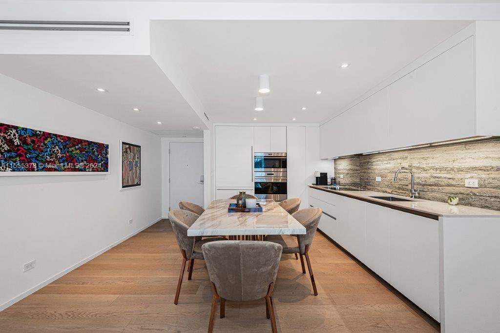 RONEY PALACE CONDO - Residential Lease