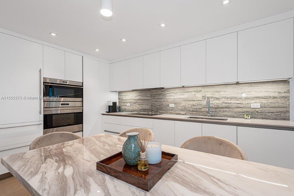 RONEY PALACE CONDO - Residential Lease