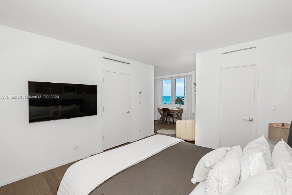 RONEY PALACE CONDO - Residential Lease
