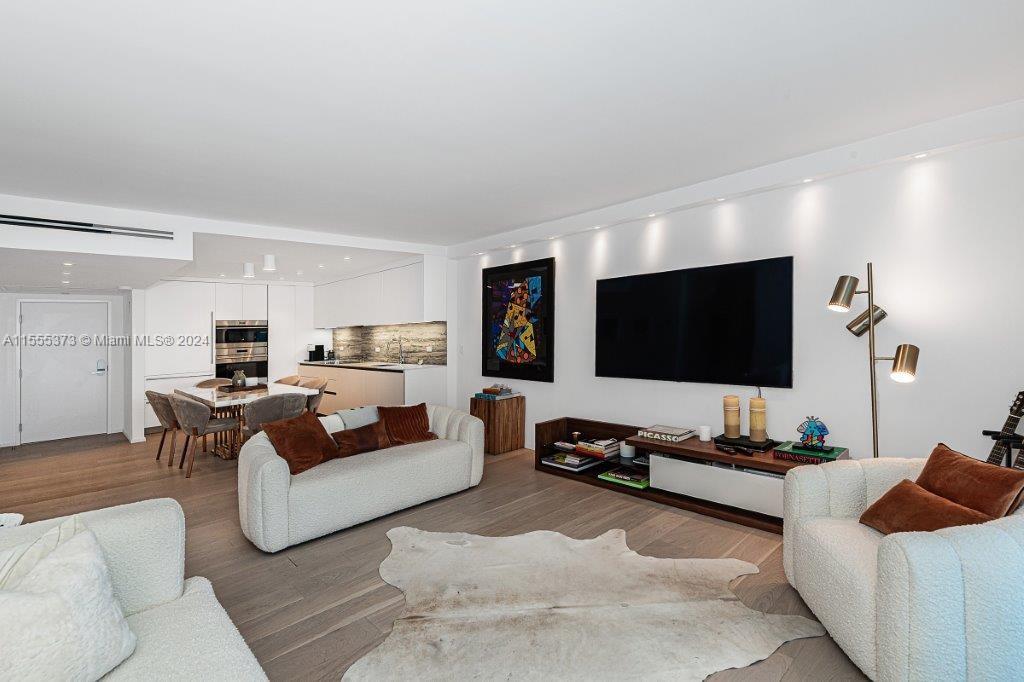 RONEY PALACE CONDO - Residential Lease