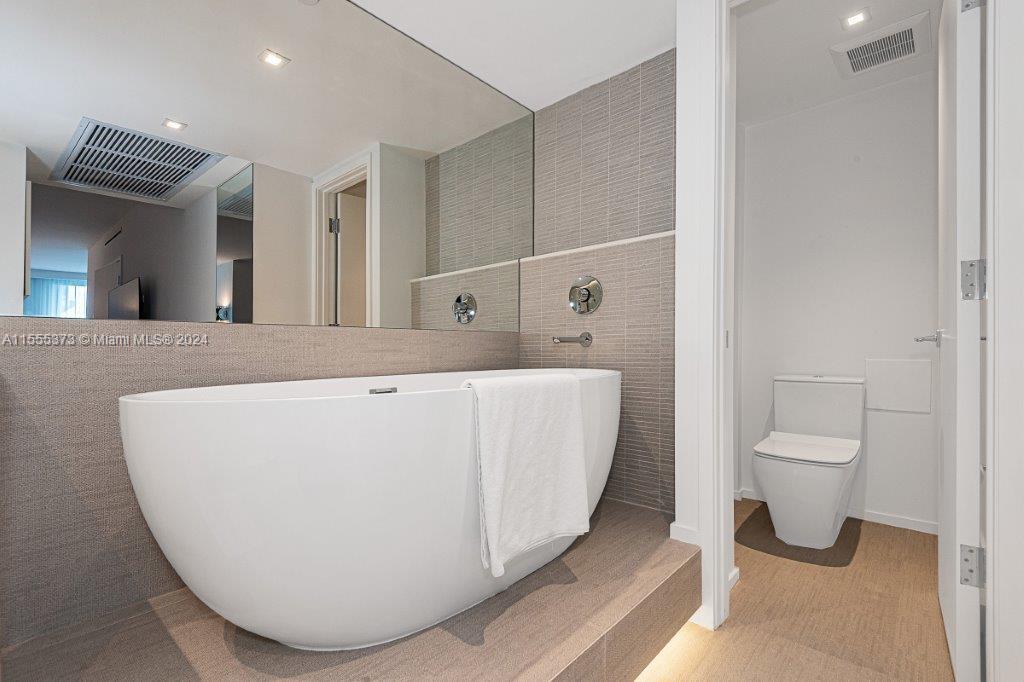 RONEY PALACE CONDO - Residential Lease