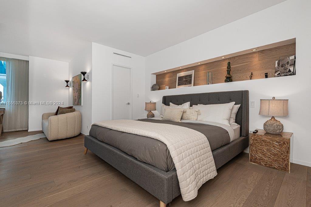 RONEY PALACE CONDO - Residential Lease