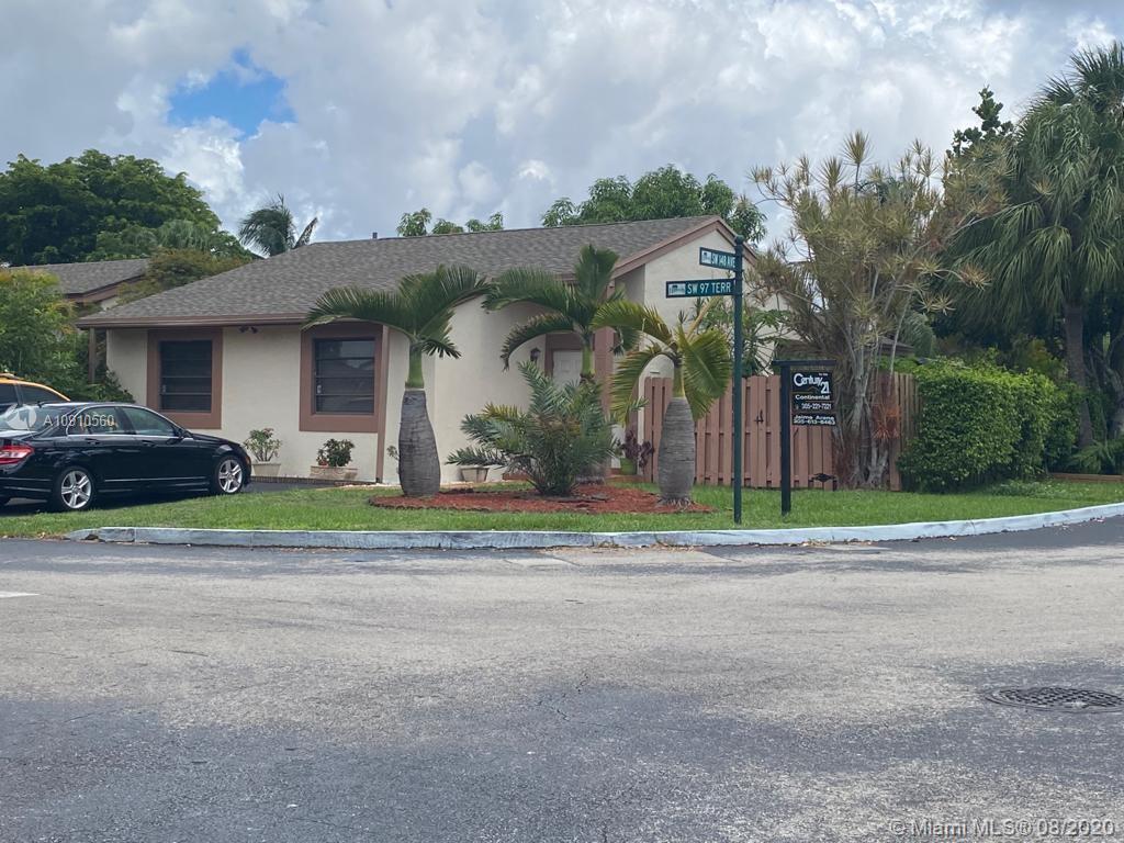 Great home ready to move in, excellent location, amazing amenities, low association fees. This is the Hammocks which have access to an incredible parks and lakes area with 7.5 miles of trails. must see it, easy to show call LA