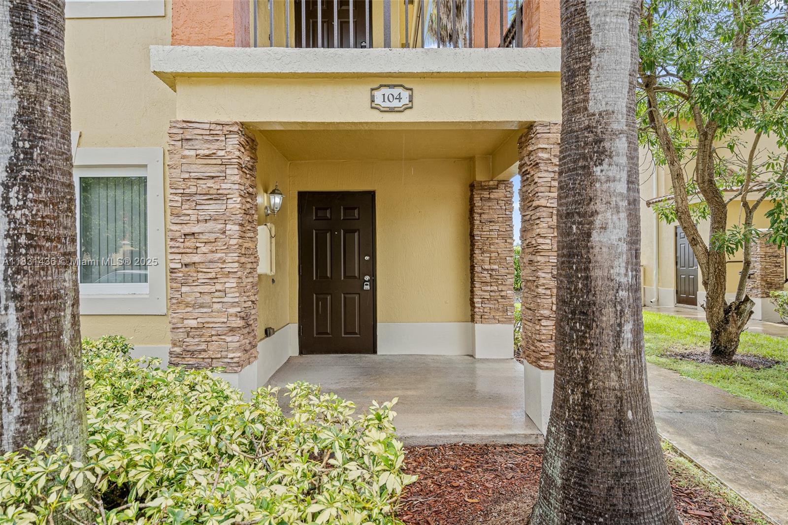 980 NE 33rd Ter 104