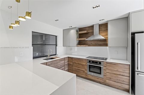 6243 NW 171st St Hialeah FL 33015