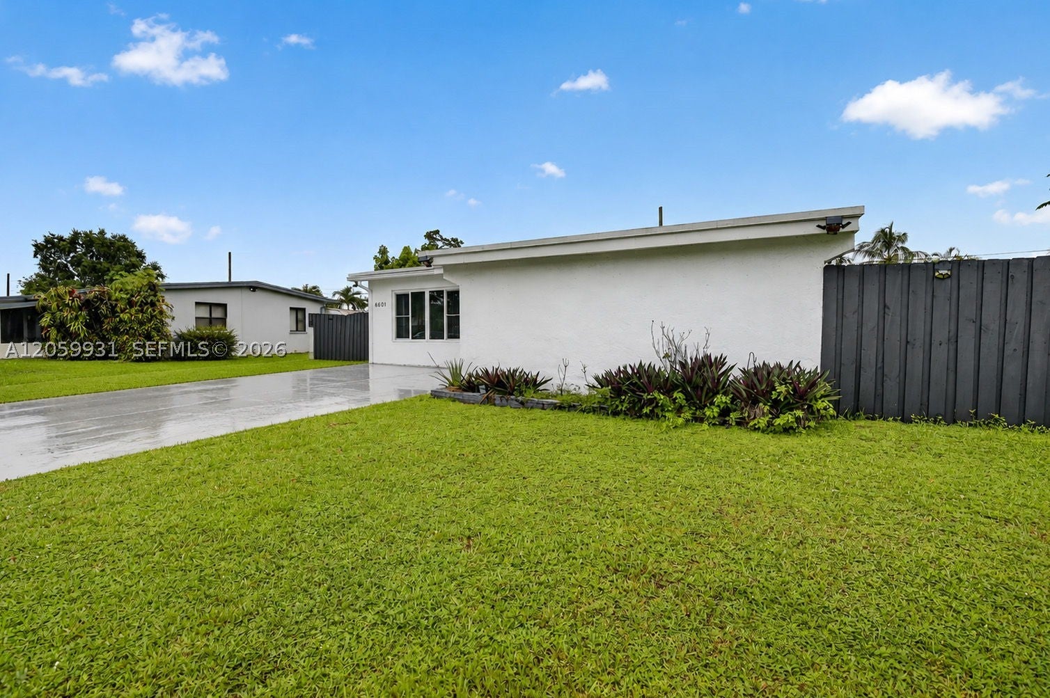 6601 SW 6th St, Pembroke Pines FL 33023