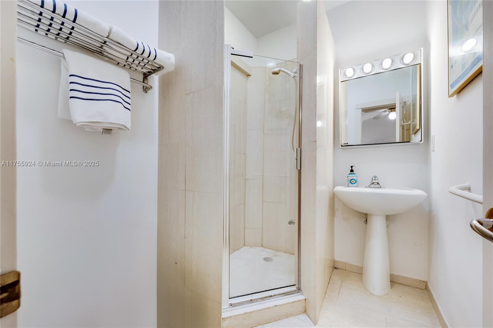 GOLDEN BEACH SEC D - Residential Lease