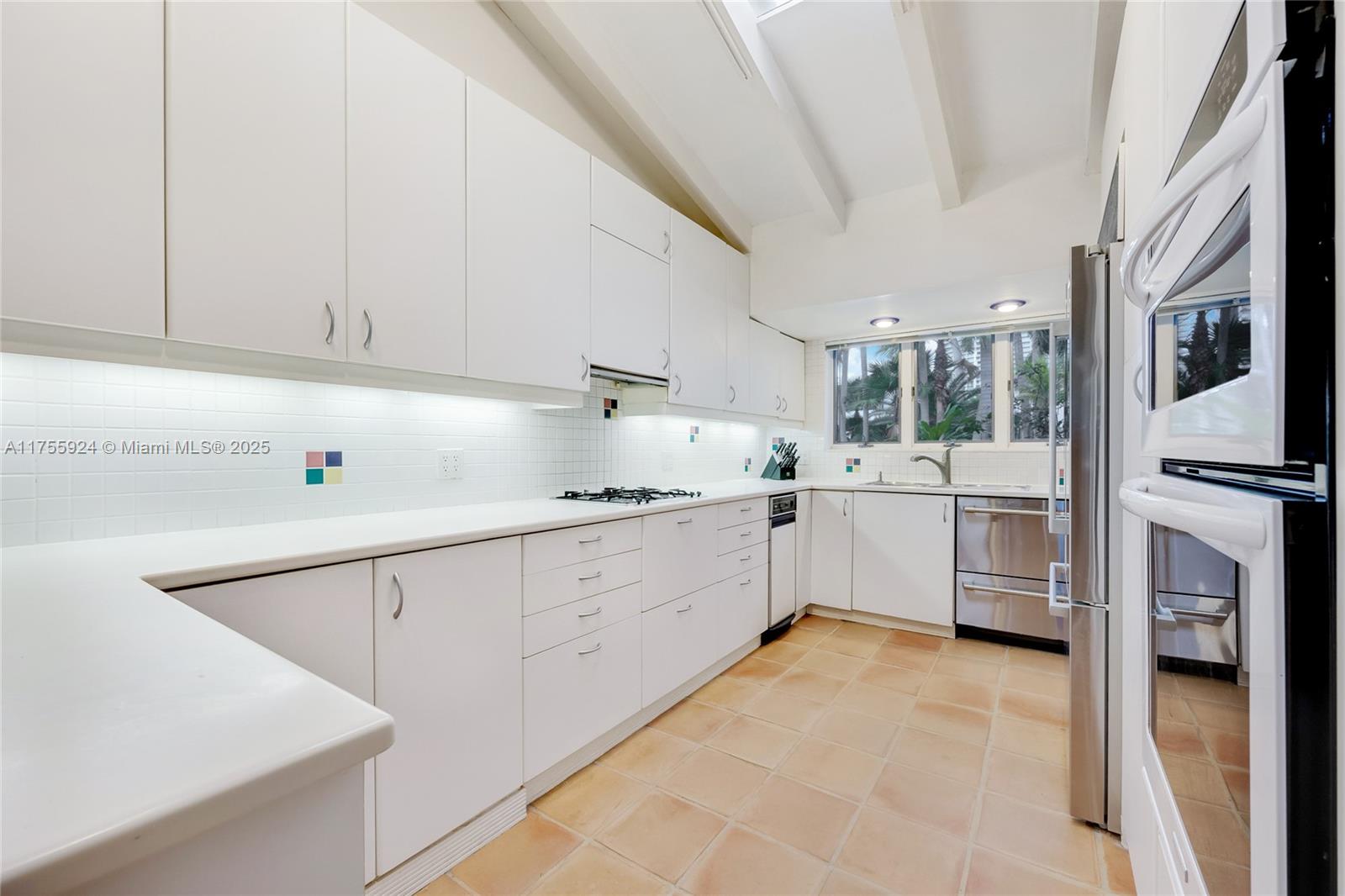 GOLDEN BEACH SEC D - Residential Lease