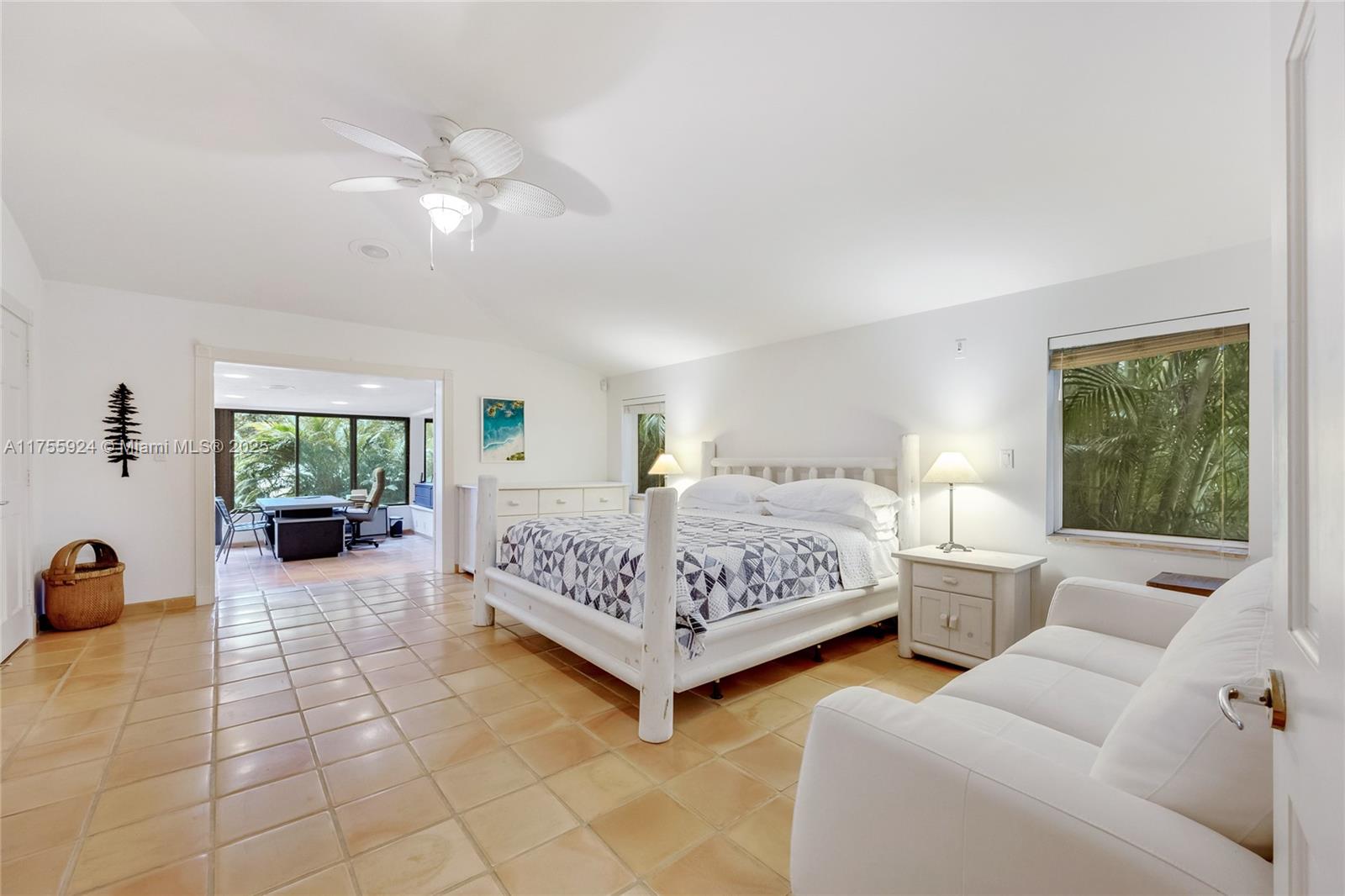 GOLDEN BEACH SEC D - Residential Lease