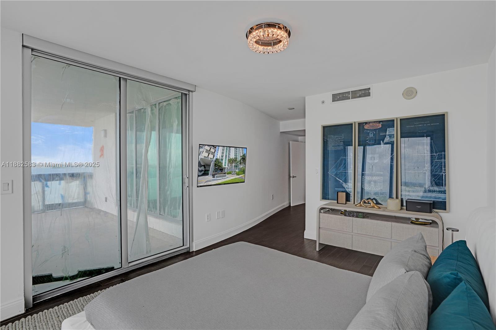 ELOQUENCE ON THE BAY COND - Residential Lease