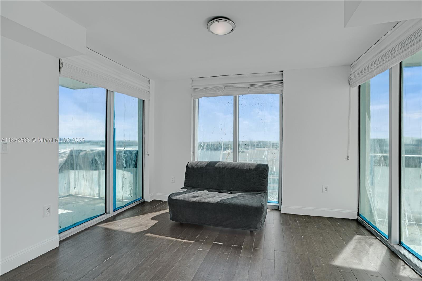 ELOQUENCE ON THE BAY COND - Residential Lease