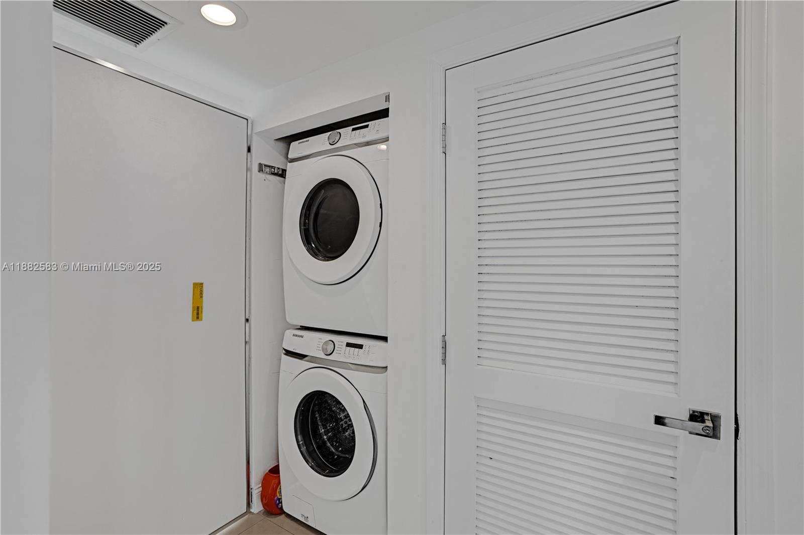 ELOQUENCE ON THE BAY COND - Residential Lease