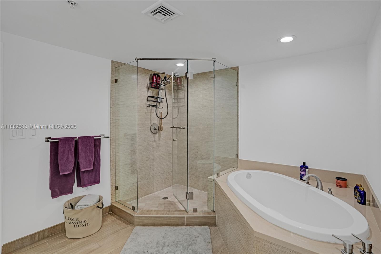 ELOQUENCE ON THE BAY COND - Residential Lease