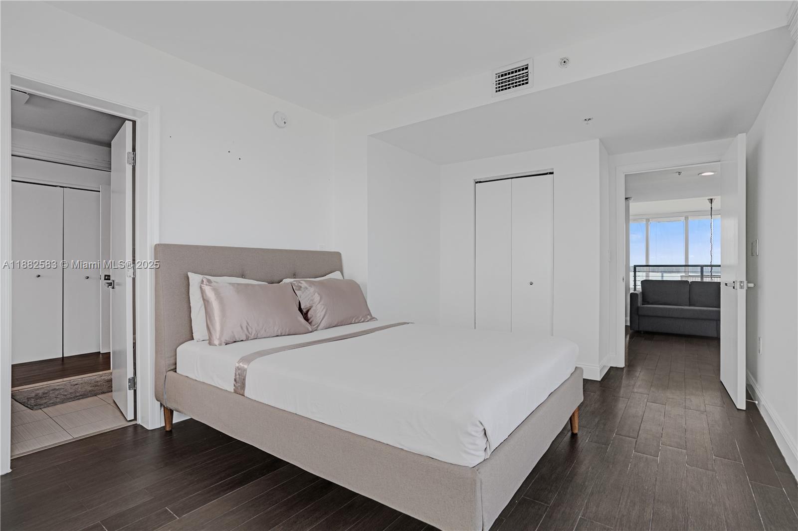 ELOQUENCE ON THE BAY COND - Residential Lease