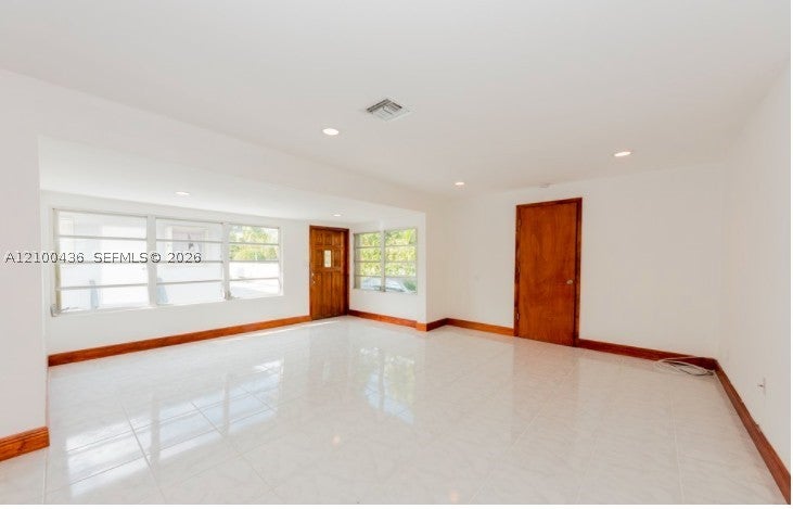View photos, virtual tours, details... 1131 SW 14th Ave 1