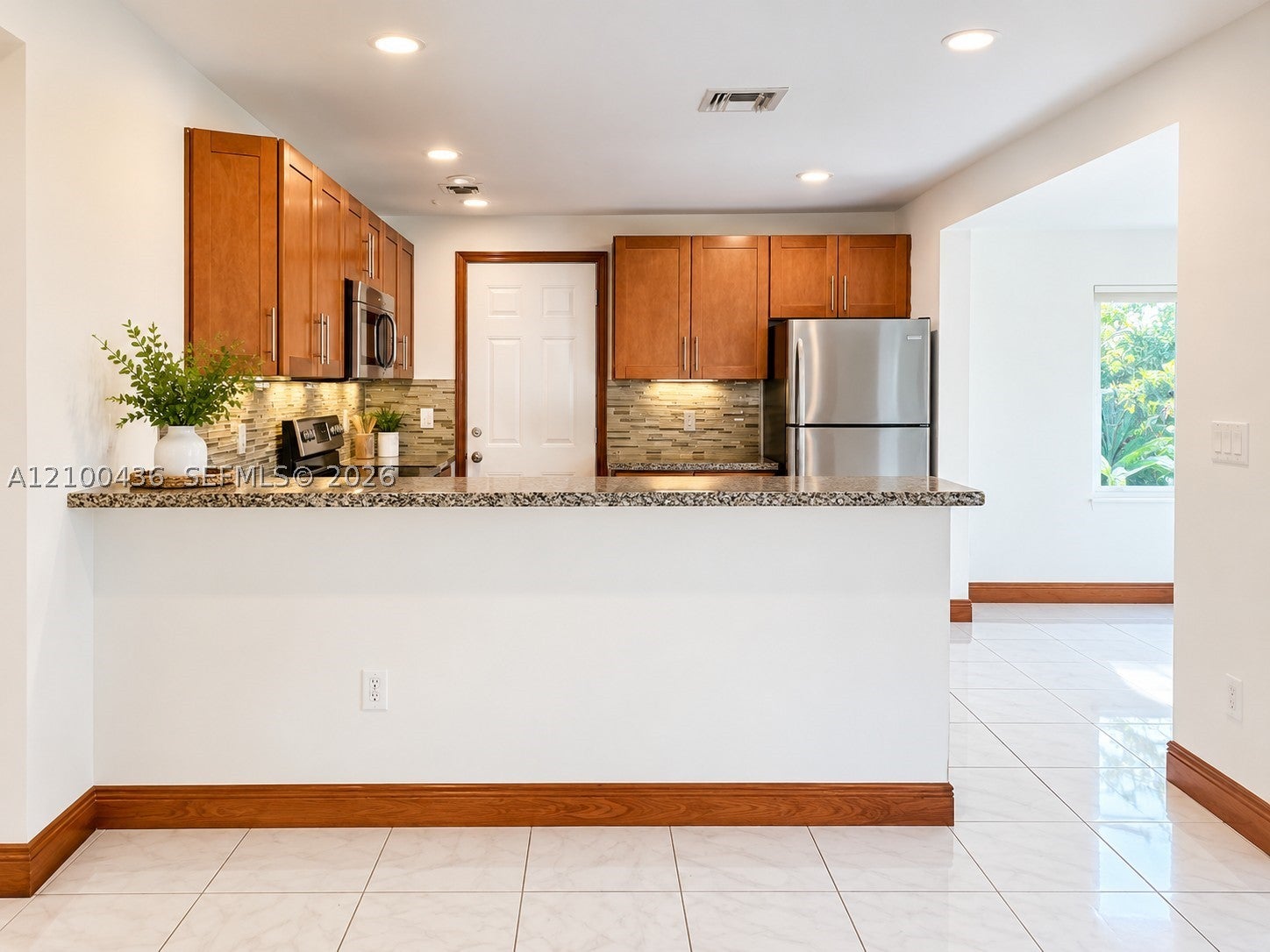 View photos, virtual tours, details... 1131 SW 14th Ave 1