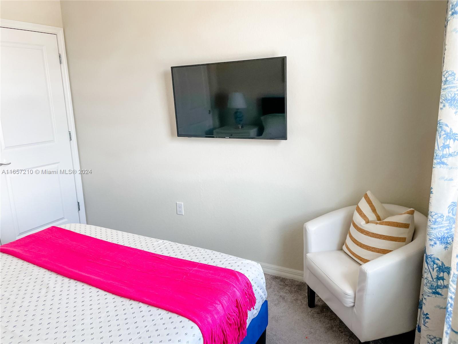 HILLCREST COUNTRY CLUB SO - Residential